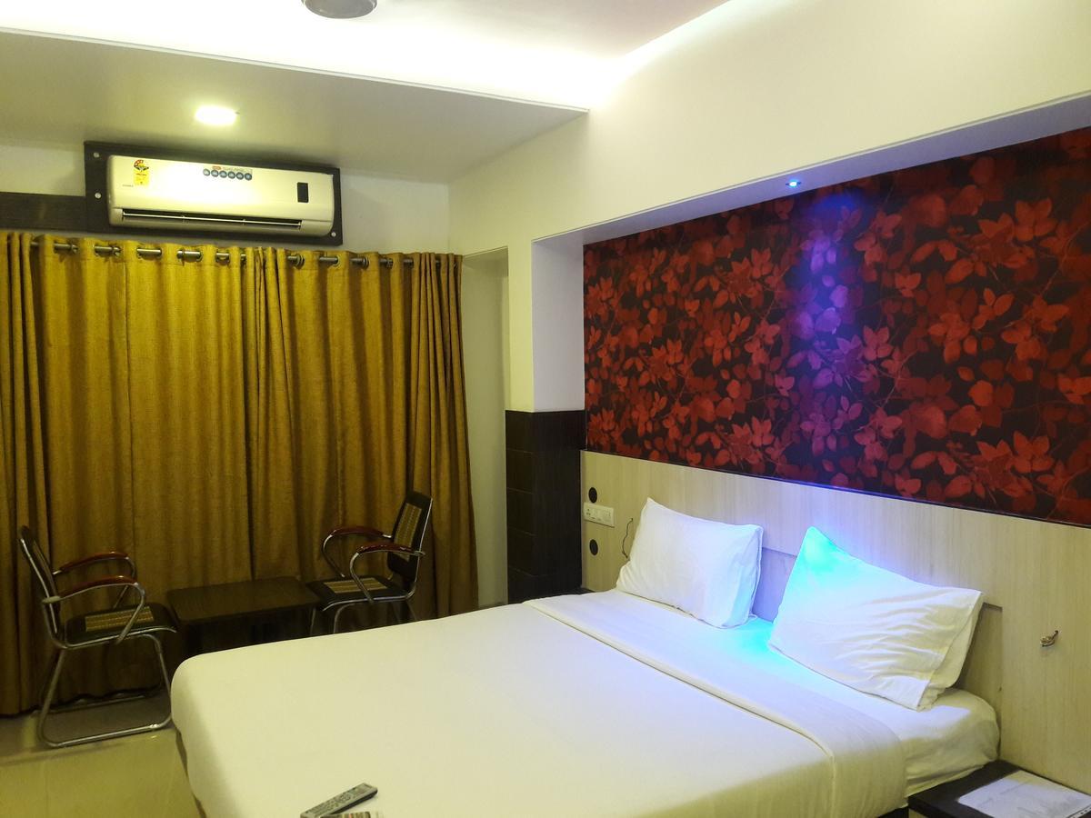 Hotel Naivedya Aurangabad  Buitenkant foto